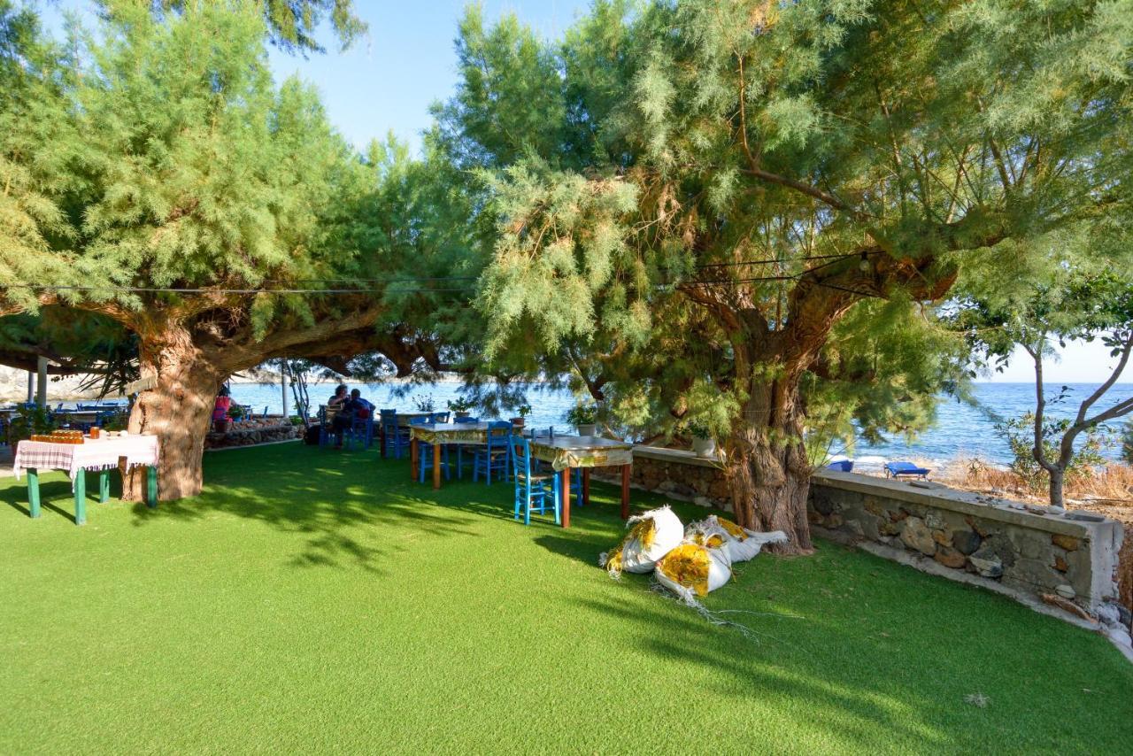 Taverna Akrogiali Loutro Exterior photo