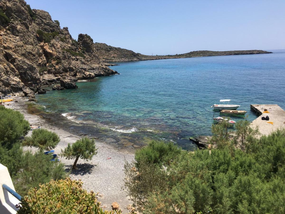 Taverna Akrogiali Loutro Exterior photo