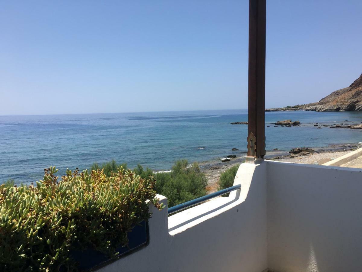 Taverna Akrogiali Loutro Exterior photo