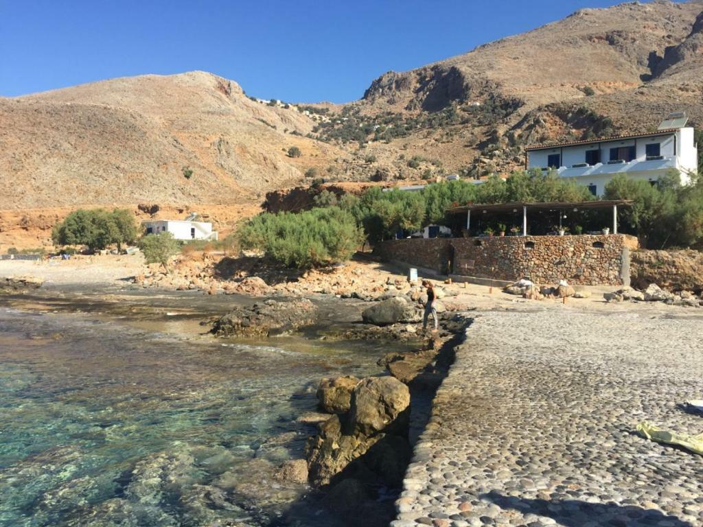 Taverna Akrogiali Loutro Exterior photo